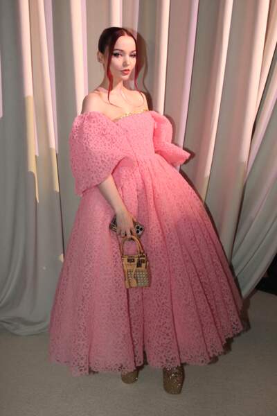 Dove Cameron en robe bouffante au défilé haute couture Giambattista Valli