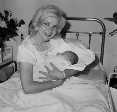 En 1967, elle a un fils avec le chanteur Christophe, Romain, mais il décide de ne pas le reconnaître. Elle a alors 20 ans