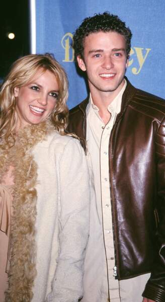 En 1999, Britney Spears a débuté une relation ultra-médiatisée avec Justin Timberlake. Tous deux s'étaient rencontrés au début des années 90 sur le plateau du Mickey Mouse Club, célèbre émission de Disney Channel dont ils étaient les vedettes.