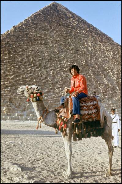 En 1979, il est invité en Egypte par le président Anouar el Sadate et donne un concert aux pieds des pyramides. Enrico a 41 ans.