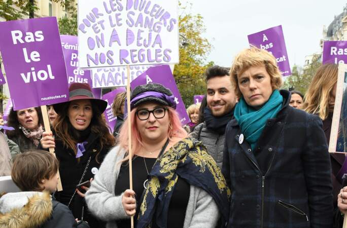 La même année, elle décide de participer à la marche contre les violences sexistes et sexuelles en compagne d'Anne Richard (marche organisée par le collectif #NousToutes) à Paris.