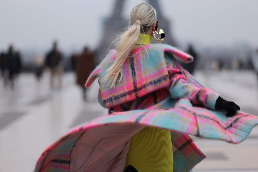 Denisa Palsha ose la longue queue de cheval blonde à la Fashion Week 