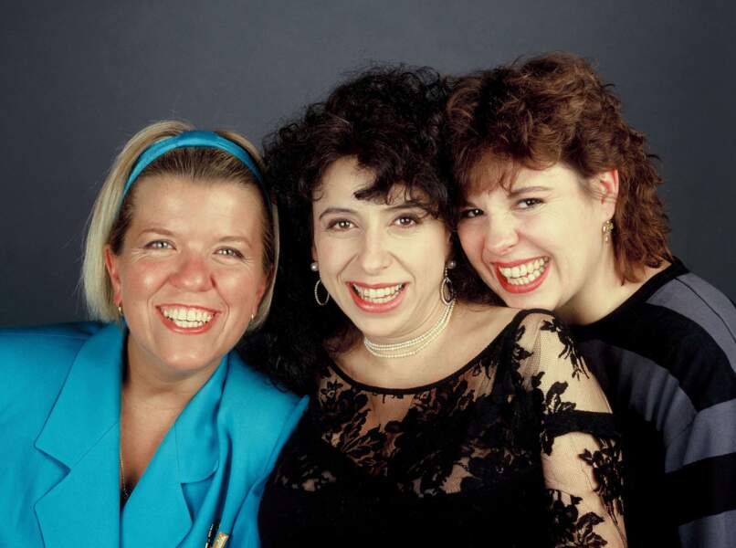 Les trois femmes sont inséparables et prennent la pose lors d'une séance portrait réalisée en 1995. Si elles ont pris des chemins différents, elles restent amies et se retrouvent ponctuellement à l'occasion de tournages de téléfilms. Michèle Bernier a alors 39 ans.