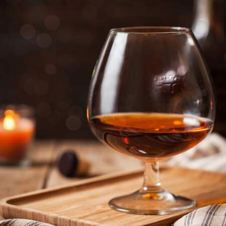 Le cognac comme les autres spiritueux déguster en tant que digestif fait grimper votre index calorique ! Avec 91 calories pour seulement 4cl, le choix est vite fait entre ça et un dessert...