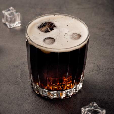 Le whisky-coca peut être une bonne alternative lors de votre perte de poids à condition d'optez pour un soda avec 0% de sucre.