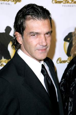 En 1993, il a joué le rôle de Miguel Álvarez dans Philadelphia, un film qui a abordé les thèmes du VIH. 