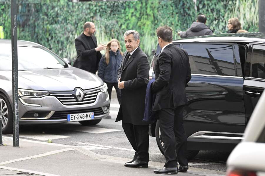 Pal Sarkozy, le père de Nicolas Sarkozy, est décédé ce samedi 4 mars 2024 à l'âge de 94 ans.
Nicolas Sarkozy aux obsèques de Pal Sarkozy, le 9 mars 2023 à l'église Saint-Jean-Baptiste à Neuilly-sur-Seine.