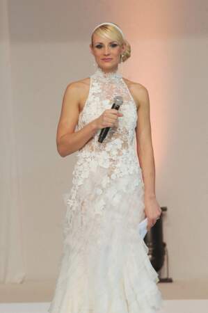 En 2010, elle anime l'Élection de Miss Nationale 2011 sur BFM TV. Elodie Gossuin a alors 30 ans.