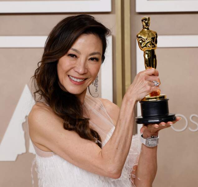 Michelle Yeoh, sacrée Meilleure actrice, lors de la 95e cérémonie des Oscars, à Los Angeles