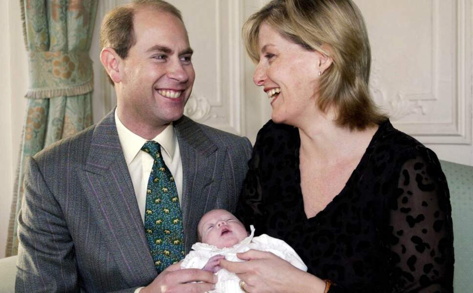 En 2003, la famille s'agrandit avec l'arrivée de Louise Windsor, de qui Elizabeth II et le prince Philip étaient très proches.
