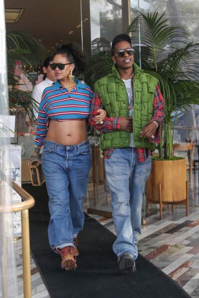 Rihanna, enceinte de son deuxième enfant et son compagnon ASAP Rocky font du shopping à Los Angeles.