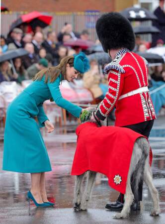 Kate Middleton tout sourire lors du défilé de la Saint-Patrick
