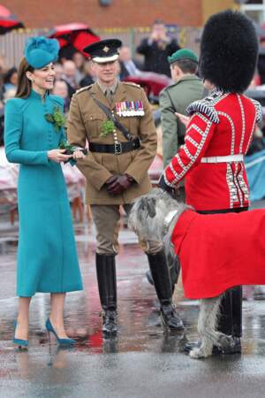 Kate Middleton tout sourire lors du défilé de la Saint-Patrick
