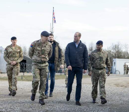 Le prince de Galles lors d'une visite aux forces armées britanniques à Rzeszow, en Pologne.