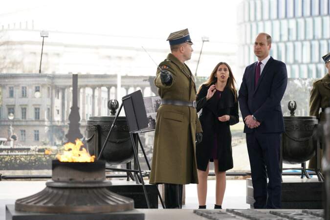 Le prince William rend hommage aux soldats polonais qui ont perdu la vie durant le conflit. 
