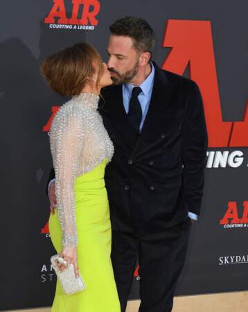 Jennifer Lopez et son mari Ben Affleck à la première du film Air à Los Angeles, le 27 mars 2023.