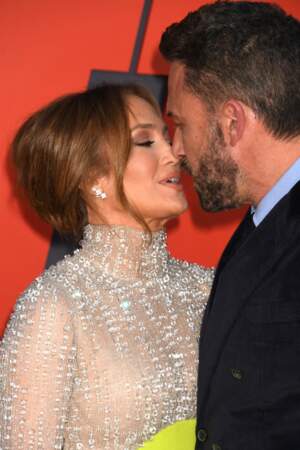 Jennifer Lopez et son mari Ben Affleck plus amoureux que jamais à la première du film Air.