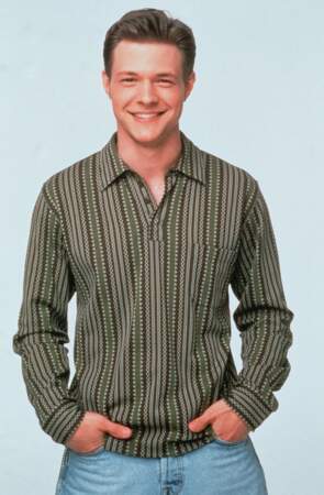 Nate Richert incarne Harvey Kinkle dans la série, le petit-ami de Sabrina