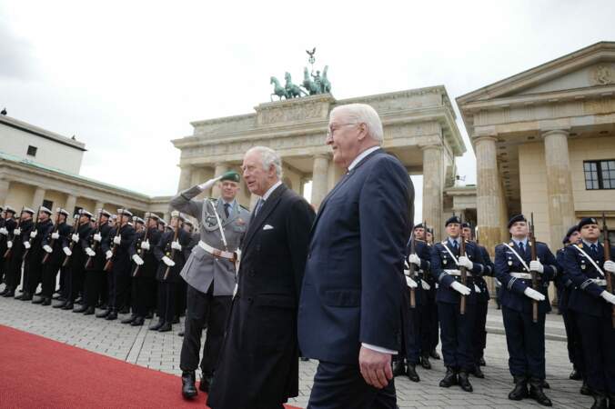 Charles III a été accueilli par le Président allemand Frank-Walter Steinmeier.
