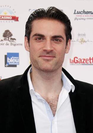 En 2013, Gil Alma (34 ans) joue le vétérinaire dans Au bonheur des ogres de Nicolas Bary.