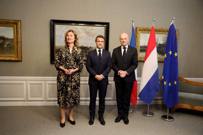 Le président Emmanuel Macron rencontre le président du Sénat et la présidente de la chambre des députés à La Haye lors de sa visite d'état aux Pays-Bas.