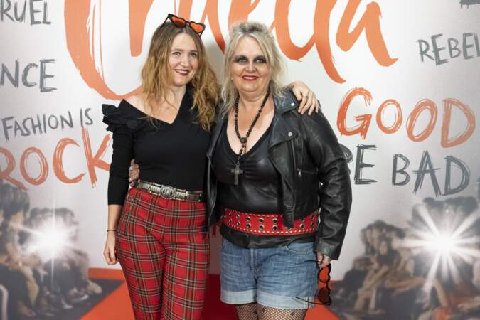 Valérie Damidot (56 ans) et sa fille Roxane à l'avant-première du film Cruella à Paris en 2021.