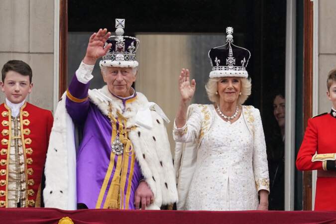 Le roi Charles III et la reine Camilla au balcon de Buckingham Palace