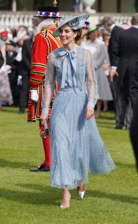 Kate Middleton portait également une robe Elie Saab sur mesure.