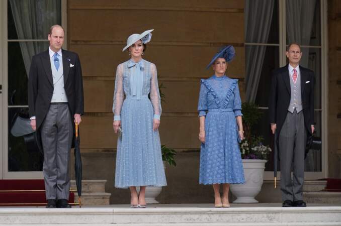 Une nouvelle occasion de célébrer le couronnement du roi et de la reine d'Angleterre. Ils étaient en compagnie de Sophie Rhys-Jones, duchesse d'Edimbourg et le prince Edward, duc d'Edimbourg.