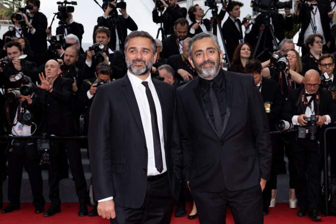Les réalisateurs d'Intouchables Eric Toledano et Olivier Nakache montent les marches pour le film Indiana Jones et le Cadran de la destinée lors du Festival de Cannes 2023