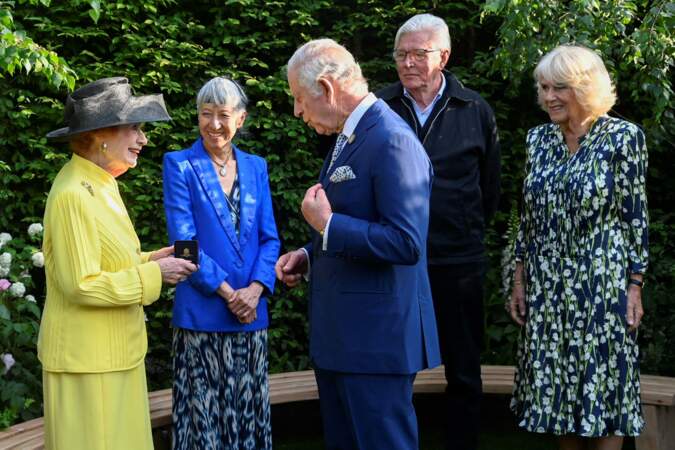 Le roi Charles III et la reine Camilla sont arrivés en soirée au Chelsea Flower Festival. Le jardin intitulé The Royal Tribute Garden est destiné à commémorer la vie de la défunte reine Elizabeth II et à marquer le couronnement de Charles III.
