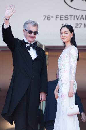 Festival de Cannes 2023 - Montée des marches du film Perfect Days de Wim Wenders : Arisa Nakano et Wim Wenders