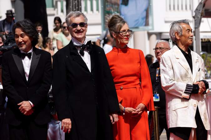 Festival de Cannes 2023 - Montée des marches du film Perfect Days de Wim Wenders : l'acteur principal du film Yakusho, le réalisateur Wim Wenders et sa femme, Donata Wenders et le danseur Min Tanaka