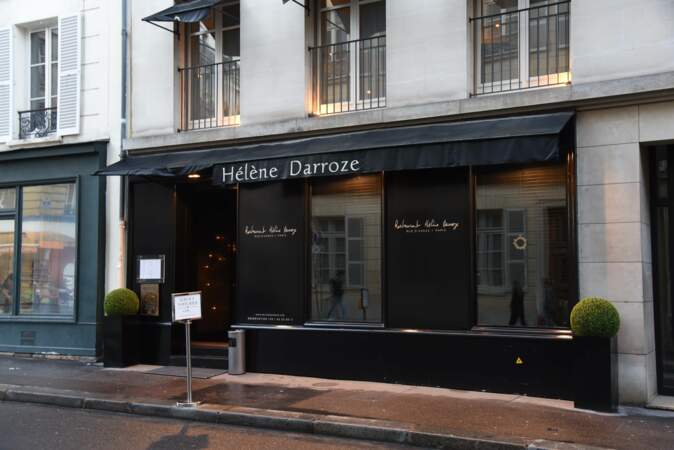 Après travaux, le restaurant "Hélène Darroze" est renommé "Marsan" en 2019. Elle est alors âgée de 52 ans.