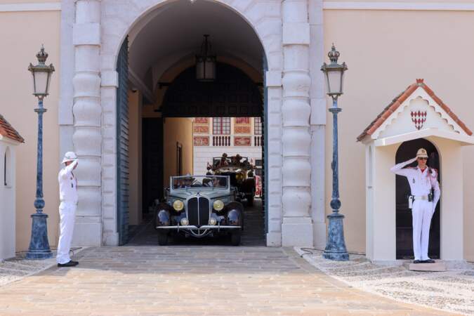 La princesse Stéphanie de Monaco avait aussi organisé un défilé de voitures anciennes conduites par les enfants et petits-enfants du prince Rainier.