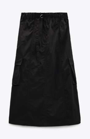 Jupe parachute en nylon noire Zara, 39,95 euros