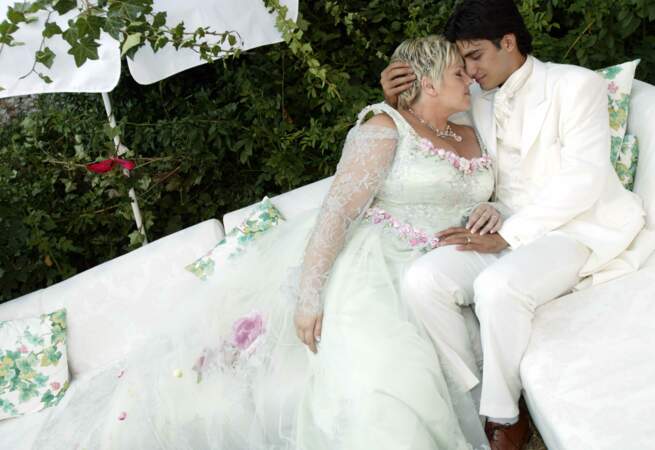 En 2004, alors qu'elle a 41 ans, elle se marie avec Mickaël Fakaïlo, de vingt ans son cadet. 