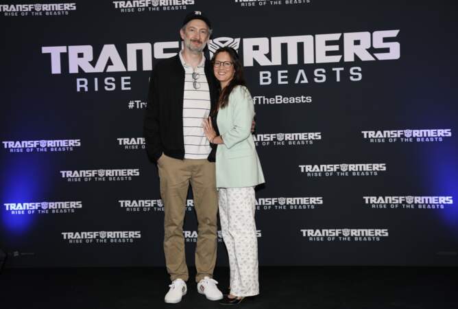 Vincent Desagnat et sa femme Mathilde lors de la première du film Transformers Rise of the Beats a Paris