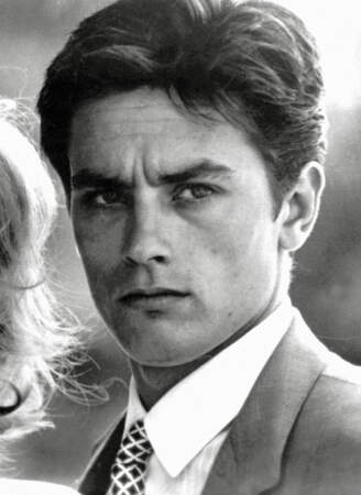 Alain Delon Et Ses Enfants... Qui Sont Les Membres De La Dynastie Delon ...