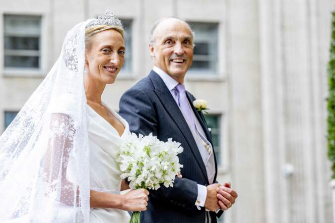 La princesse Maria Laura de Belgique est le deuxième enfant et la première fille du prince Lorenz et de la princesse Astrid de Belgique. Elle s'est mariée à William Isvy au second semestre 2022.