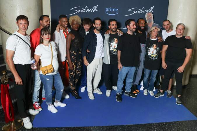 Les acteurs assistent à l'avant-première du film Sentinelle au cinéma Max Linder Panorama à Paris, le 6 septembre 2023.