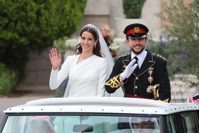 Le 17 août 2022, la Cour royale hachémite annonce les fiançailles du prince Hussein avec Rajwa Al Saif. Le mariage est célébré le 1er juin 2023 dans le palais de Zahran.