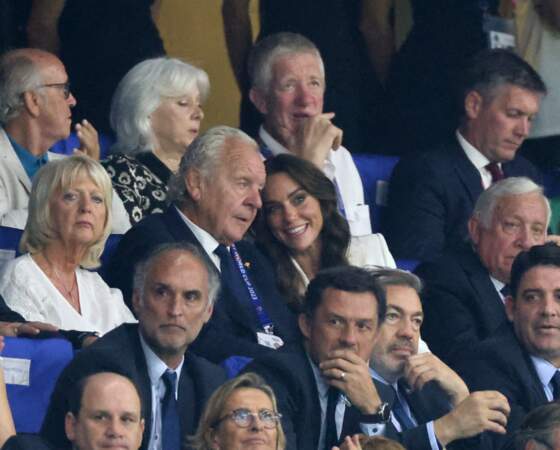 Coupe du monde de rugby - Kate Middleton assiste au match Angleterre-Argentine à Marseille. Elle était en tribunes au côté de Bill Beaumont, le président de World Rugby.
