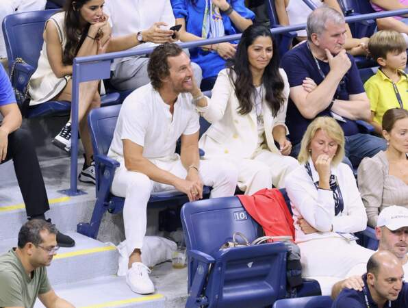 Matthew McConaughey et Camilla Alves assistent à la finale masculine de l'US Open à New York City.