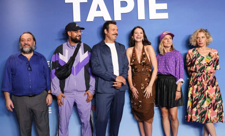 Avant-première de la série Tapie : Patrick d'Assumçao, Hakim Jemili, Laurent Lafitte, Joséphine Japy, Camille Chamoux et Ophélia Kolb.