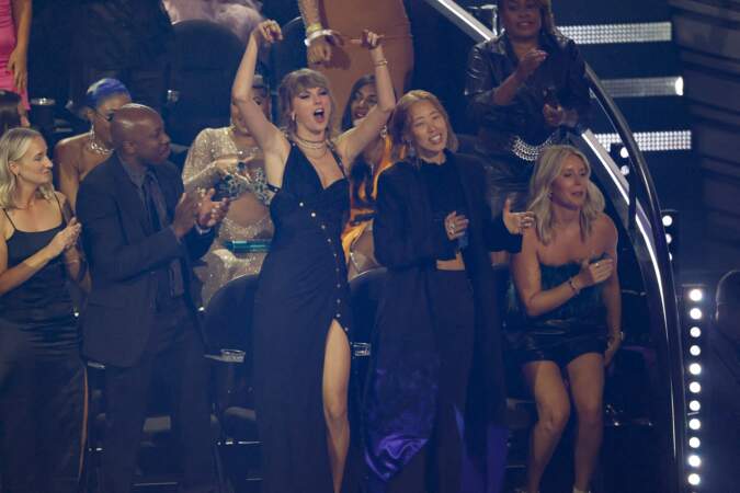 Taylor Swift déchaînée lors de la prestation de Shakira