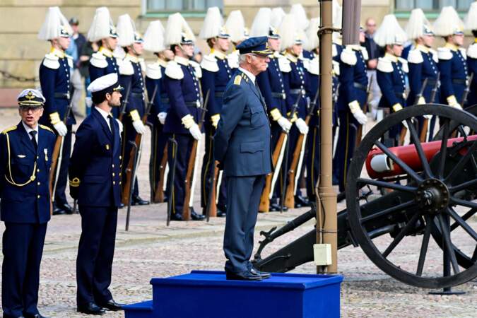 Le roi Carl XVI Gustav de Suède et le prince Carl Philip de Suède.