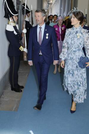 Le prince Frederik et la princesse Mary de Danemark arrivent pour le service d'action de grâce, Te Deum, dans l'église du Palais Royal à Stockholm.