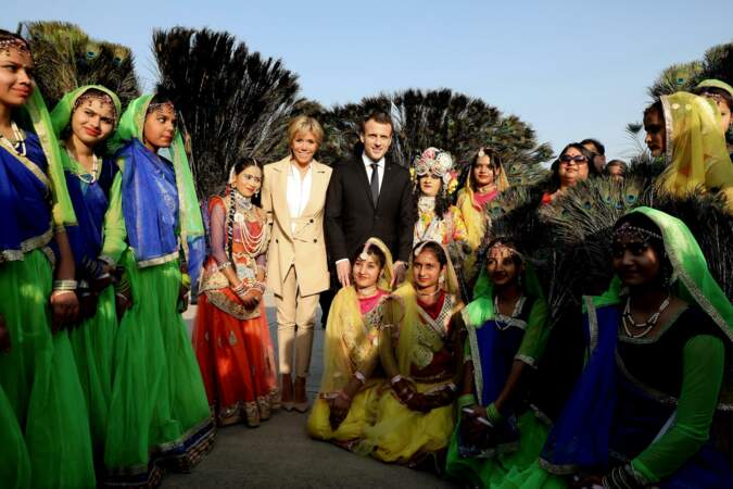 Brigitte Macron tr s l gante ses tenues font sensation en Inde