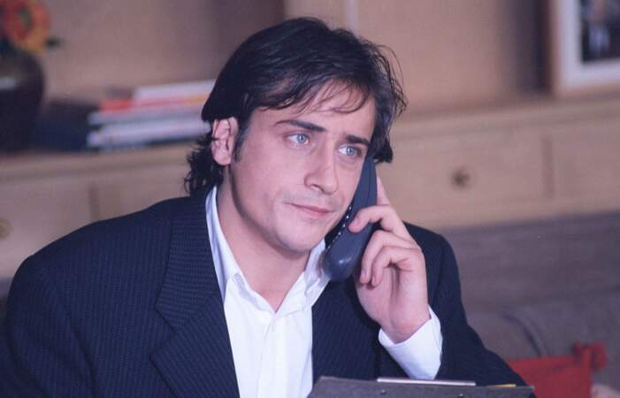 Jean-Michel Tinivelli, né le 19 mars 1967 à Strasbourg, est un acteur français d'origine italienne.
Sur cette photo prise en 2003, il a 36 ans.